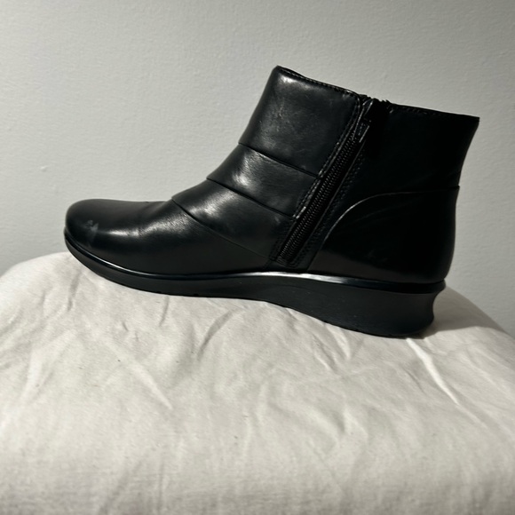 Clarks Black Ankle Booties - Picture 6 of 10